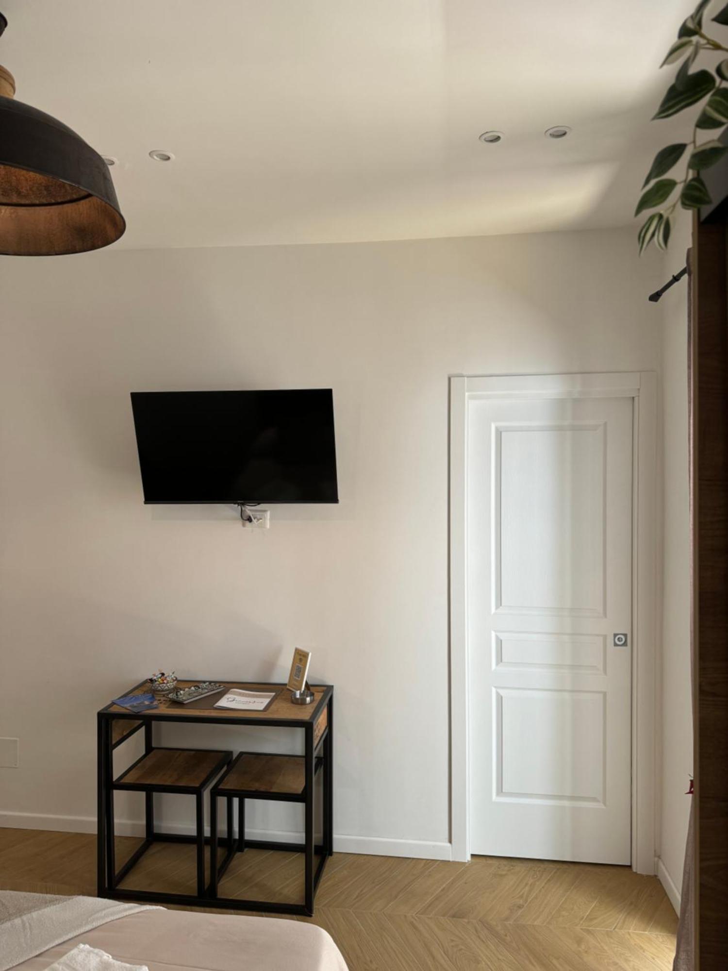 Gennarino Apartments - Panorama Suite With Balcony And Urban Loft Νάπολη Εξωτερικό φωτογραφία