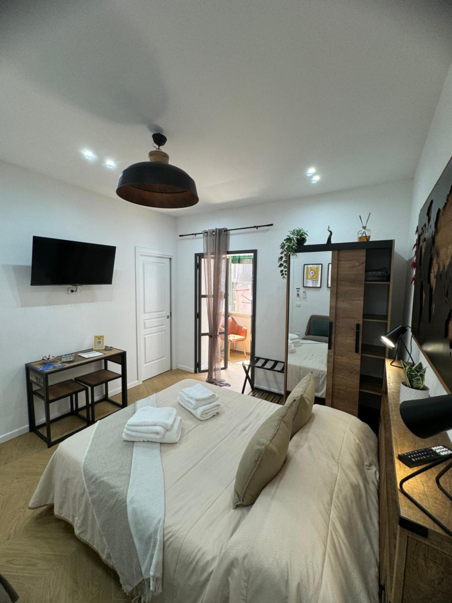 Gennarino Apartments - Panorama Suite With Balcony And Urban Loft Νάπολη Εξωτερικό φωτογραφία